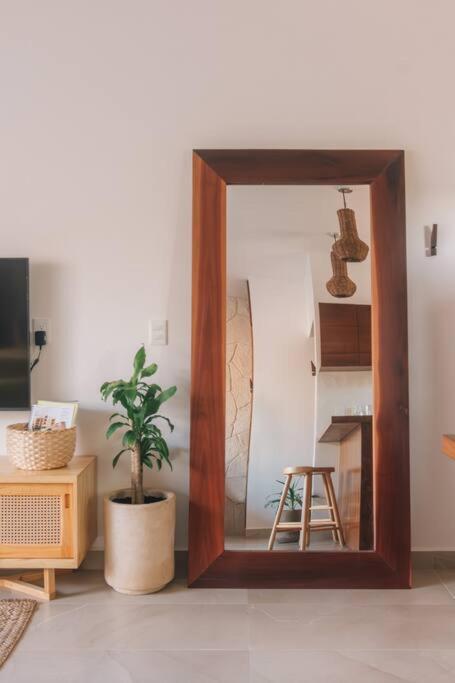 Apartamento Brand New And Beautiful! Just Steps From The *
